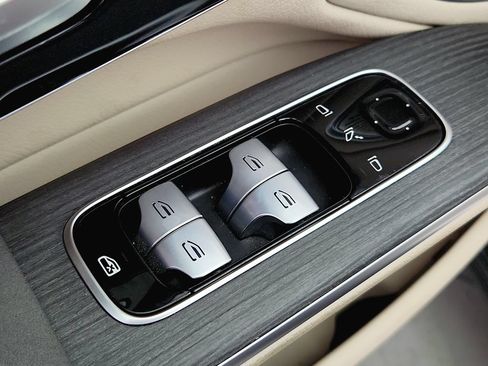 Used 2023 Mercedes-Benz EQS 450+ 4MATIC Sedan image 24