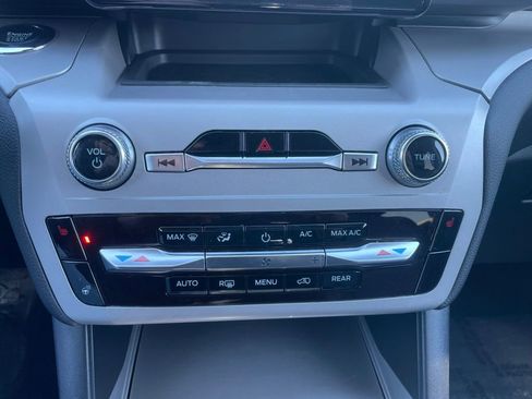 Used 2023 Ford Explorer XLT w/ Equipment Group 202A AWD/4WD image 12