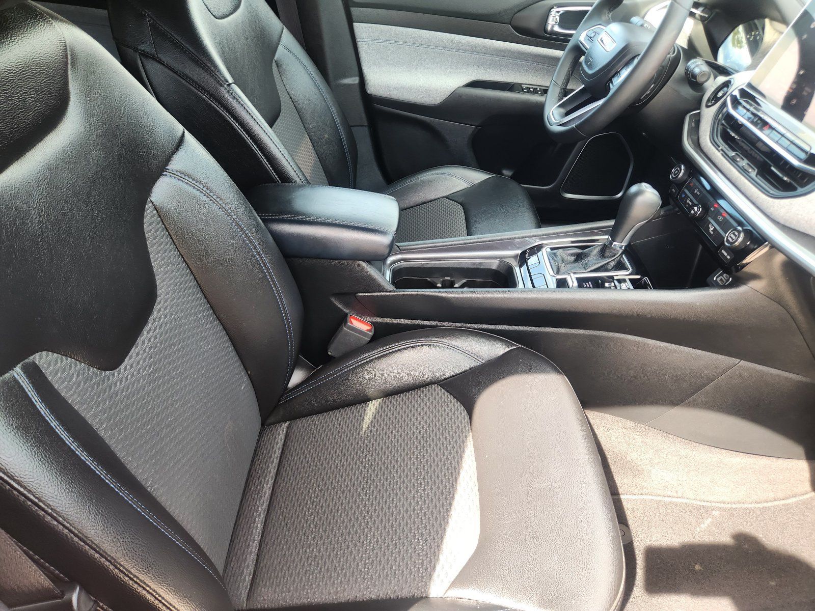 Used 2024 Jeep Compass Latitude AWD/4WD image 15