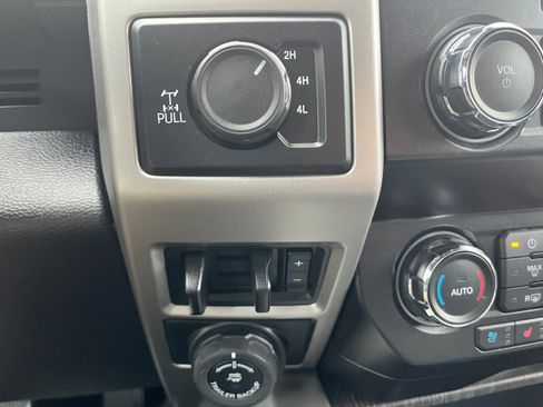 Certified 2020 Ford F350 Lariat w/ Chrome Package image 20