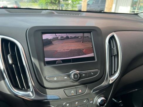 Used 2022 Chevrolet Equinox LT AWD/4WD image 17
