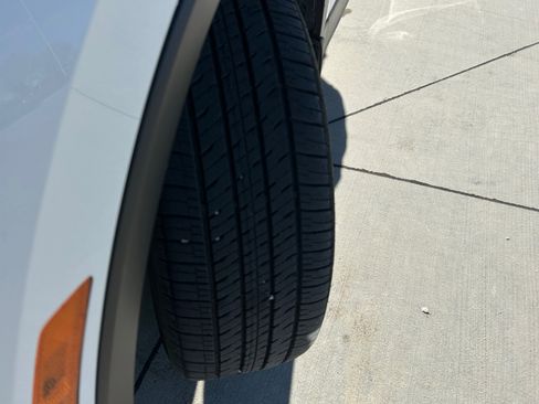 Certified 2022 Volkswagen Tiguan SE w/ Panoramic Sunroof Package image 21