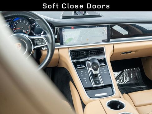 Used 2018 Porsche Panamera 4 image 20