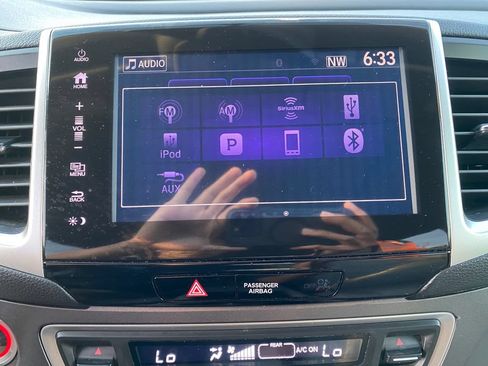 Used 2017 Honda Pilot EX-L image 16
