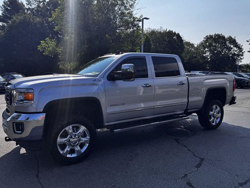 Certified 2018 GMC Sierra 2500 SLT w/ Snow Plow Prep Package AWD/4WD image 3