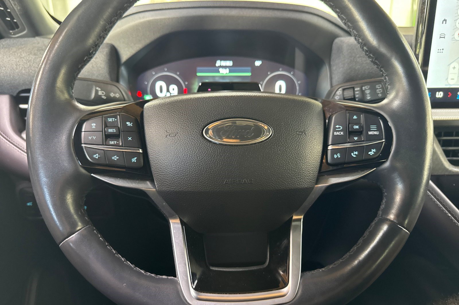 Used 2025 Ford Explorer Platinum w/ LUX Leather Package AWD/4WD image 11