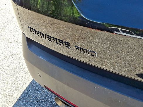 Used 2022 Chevrolet Traverse RS AWD/4WD image 24