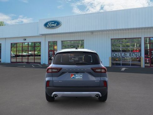 Used 2025 Ford Escape Active w/ Cold Weather Package image 5