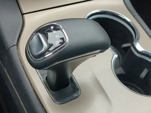 Used 2015 Jeep Grand Cherokee Limited image 35