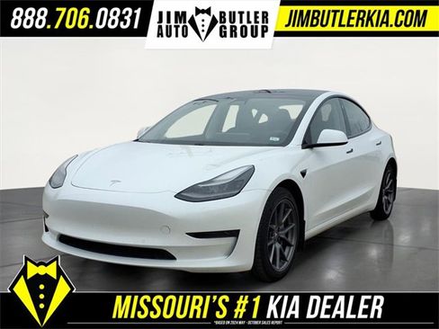 Used 2021 Tesla Model 3 Standard Range Plus image 1