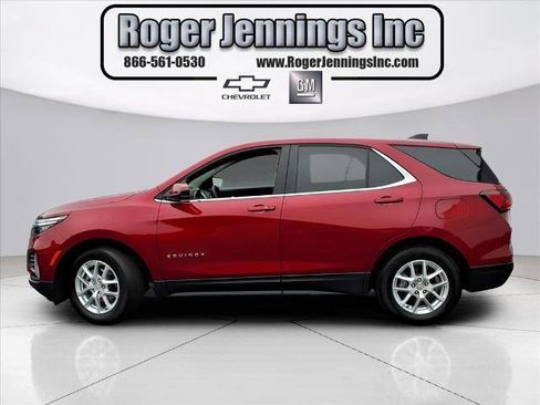 Used 2024 Chevrolet Equinox LT image 2