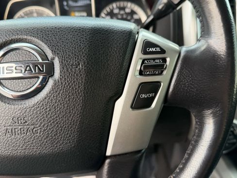 Used 2018 Nissan Titan SV w/ SV Convenience Package image 32