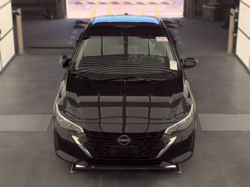 Used 2025 Nissan Sentra SV FWD image 2
