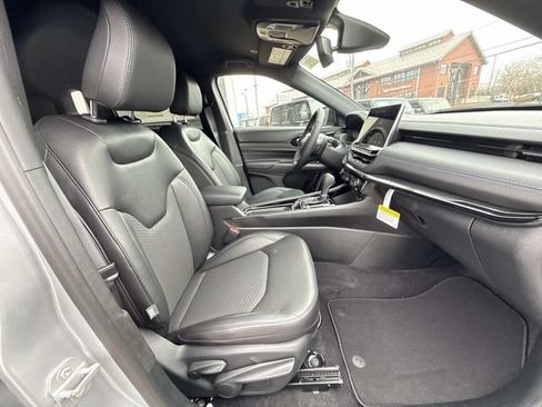 New 2026 Jeep Compass Latitude AWD/4WD image 40