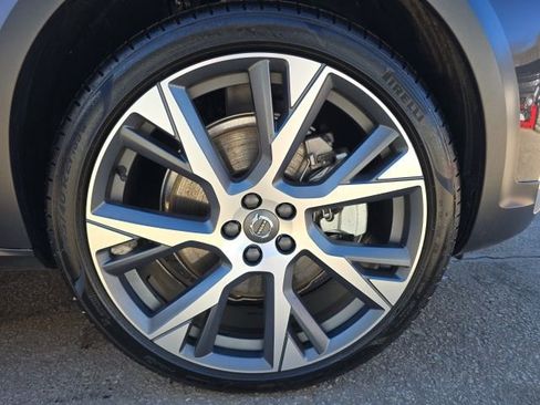 Certified 2025 Volvo V90 B6 Cross Country Ultra image 13