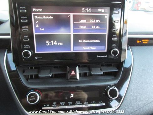 Used 2021 Toyota Corolla LE image 24