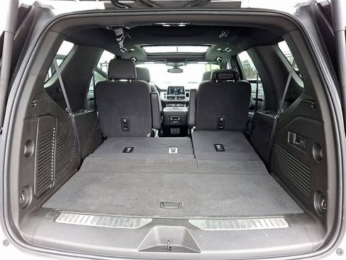 Used 2021 Chevrolet Tahoe RST w/ Luxury Package image 28