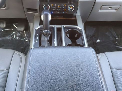 Used 2020 Ford F150 Lariat image 19