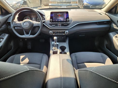 Certified 2025 Nissan Altima 2.5 S FWD image 8