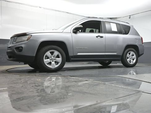 Used 2016 Jeep Compass Sport FWD image 31