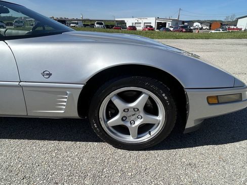 Used 1996 Chevrolet Corvette Convertible image 12