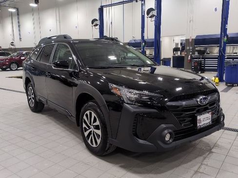 Certified 2025 Subaru Outback Premium image 1