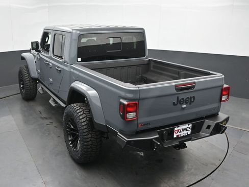 New 2025 Jeep Gladiator Sport AWD/4WD image 37