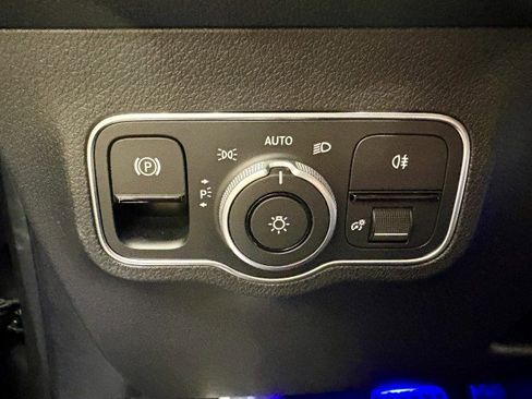 New 2025 Mercedes-Benz GLB 35 AMG 4MATIC image 22