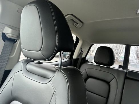 Used 2022 Chevrolet Colorado Z71 image 17