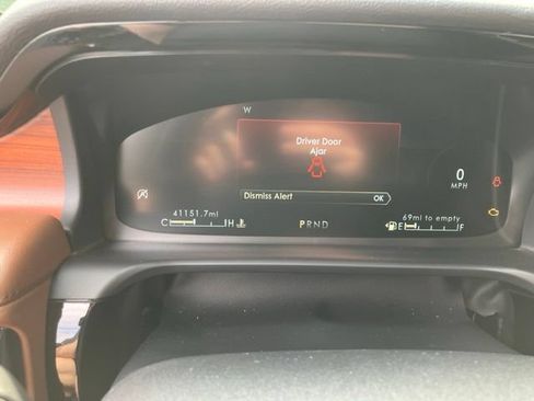 Used 2023 Lincoln Aviator Reserve w/ Equipment Group 201A AWD/4WD image 3