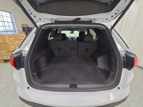 Used 2024 Chevrolet Equinox LT image 35