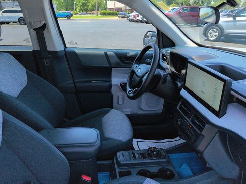 Certified 2025 Ford Maverick XLT w/ XLT Luxury Package FWD image 10