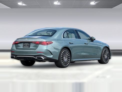 New 2026 Mercedes-Benz E 450 4MATIC Sedan image 9