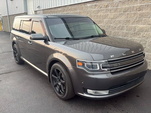 Used 2018 Ford Flex Limited w/ Equipment Group 303A AWD/4WD image 2