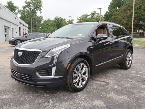 Used 2020 Cadillac XT5 Sportv w/ Platinum Package AWD/4WD image 3