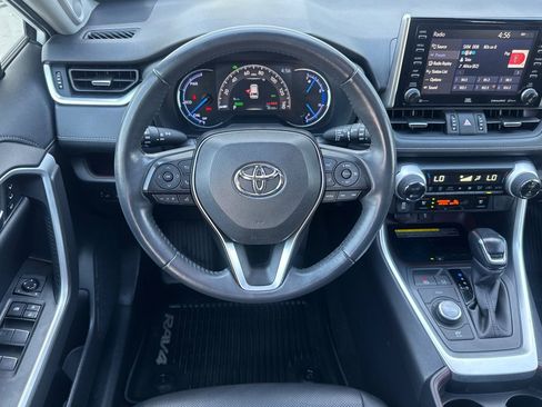 Used 2020 Toyota RAV4 Limited AWD/4WD image 17