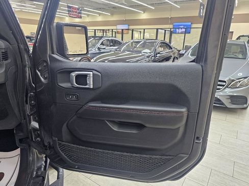 Used 2024 Jeep Wrangler Unlimited Sport AWD/4WD image 38