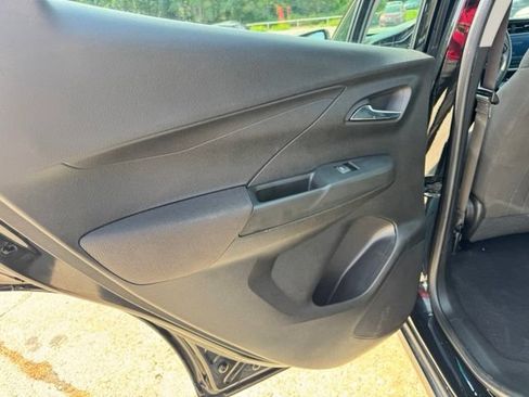 Used 2022 Chevrolet Bolt LT FWD image 19