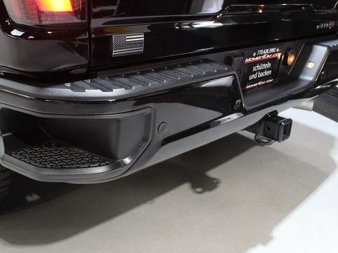 Used 2024 GMC Sierra 2500 AT4X image 9