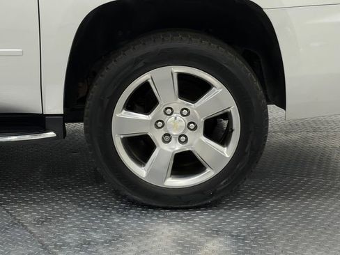 Used 2020 Chevrolet Suburban Premier image 40