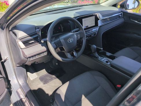 Used 2025 Toyota Camry LE image 10