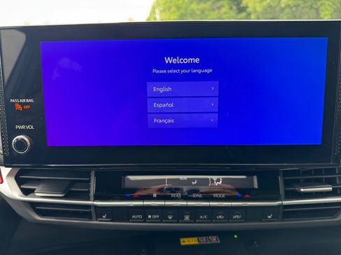 Used 2025 Toyota Sienna XLE Woodland Edition AWD/4WD image 24