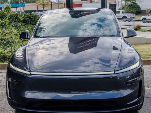 Used 2026 Tesla Model Y Long Range image 2