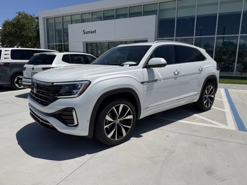 New 2026 Volkswagen Atlas Cross Sport SEL Premium R-Line AWD/4WD image 8