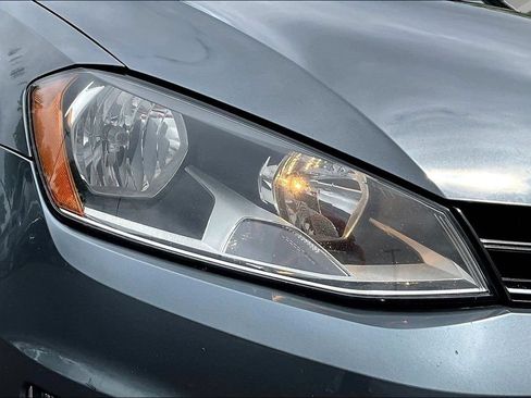 Used 2016 Volkswagen Golf SE FWD image 32