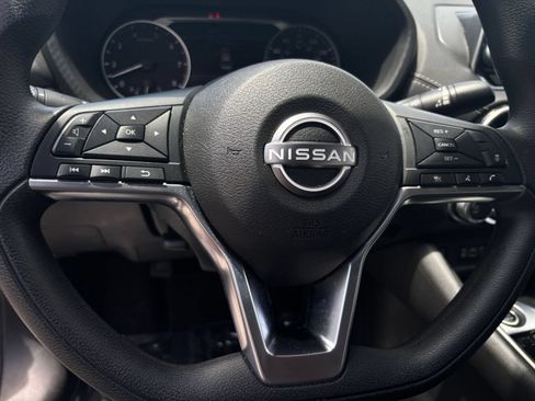 Used 2025 Nissan Sentra SV FWD image 26