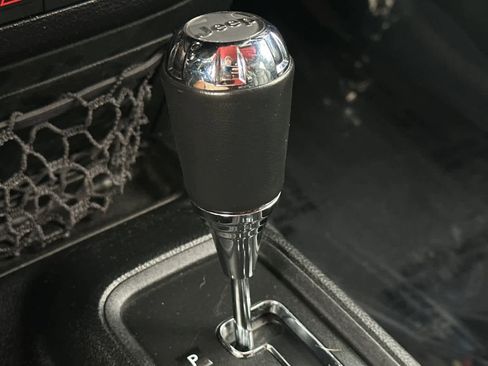 Used 2016 Jeep Wrangler Rubicon image 25