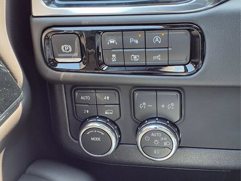 New 2026 GMC Yukon XL Elevation AWD/4WD image 17