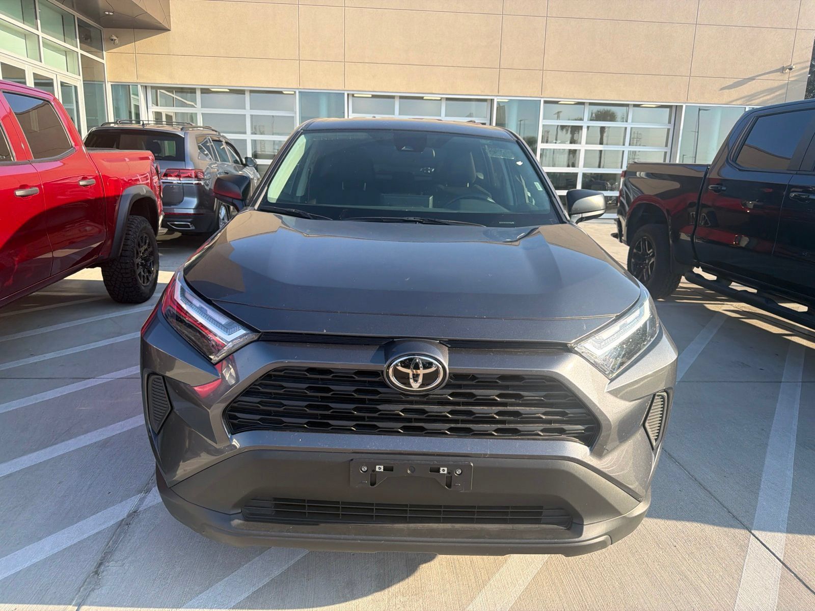 Used 2025 Toyota RAV4 LE AWD/4WD image 2