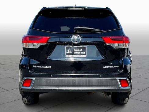 Used 2017 Toyota Highlander Limited Platinum image 4